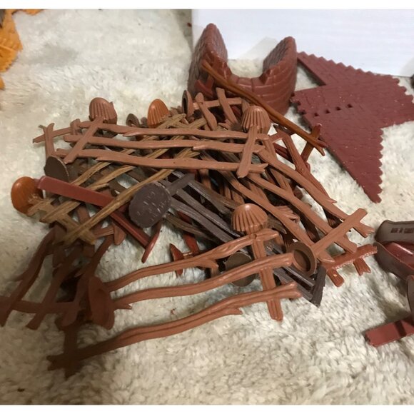 Western Toy Playset With Indians Cowboys & Accessories Mixed Lot Vintage - Picture 11 of 16